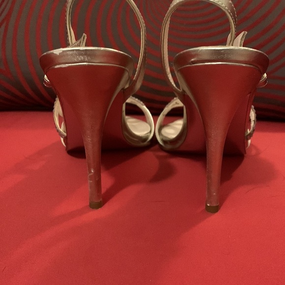 Brand new without tags leather gold  and rhinestone sandals - Picture 5 of 7